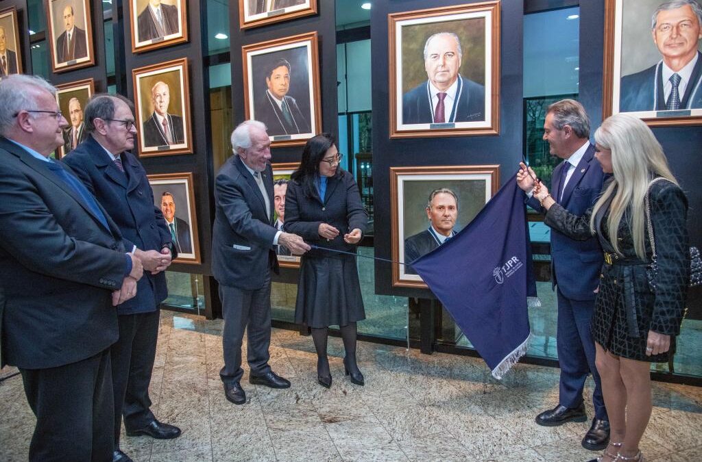 Marcos Domakoski prestigia homenagem ao desembargador Luiz Fernando Tomasi Keppen no TJ-PR