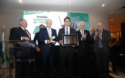 Governador Ratinho Junior recebe troféu Guerreiro do Paraná do Movimento Pró-Paraná