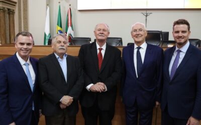 Orlando Pessuti é homenageado pela Câmara Municipal de Curitiba como o título de cidadão honorário