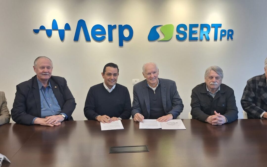 Movimento Pró-Paraná assina termo de parceria com Aerp