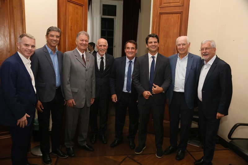 Movimento Pró-Paraná prestigia centenário do Instituto de Engenharia do Paraná em solenidade na Câmara de Curitiba