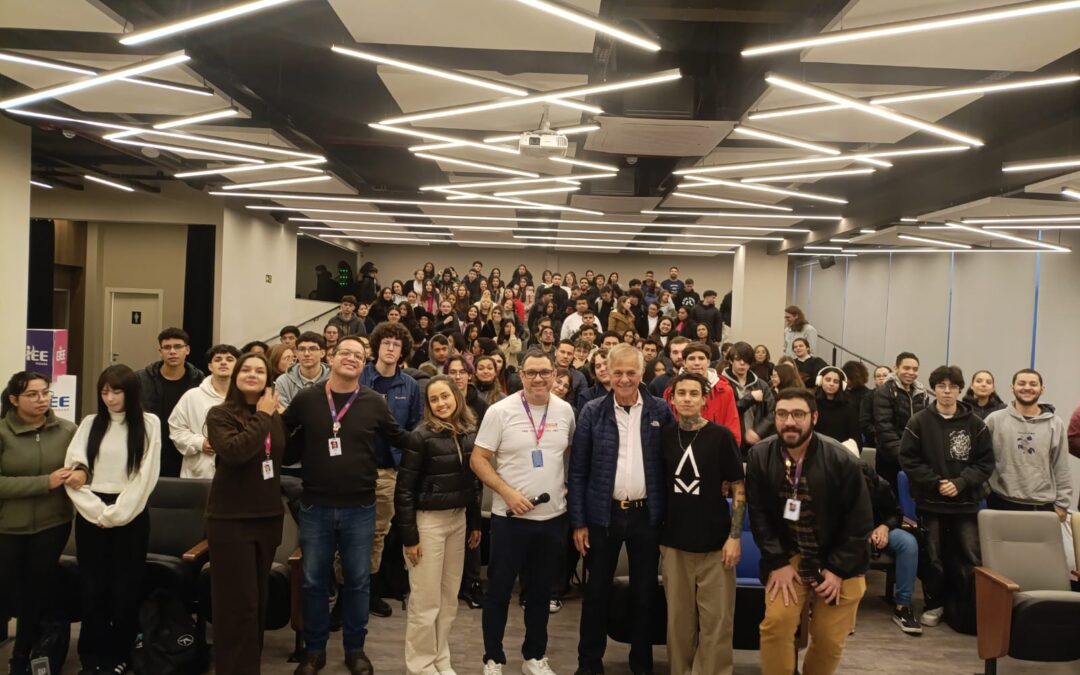 Jacir Venturi representa o Pró-Paraná em palestra na Semana da Cultura Paranaense