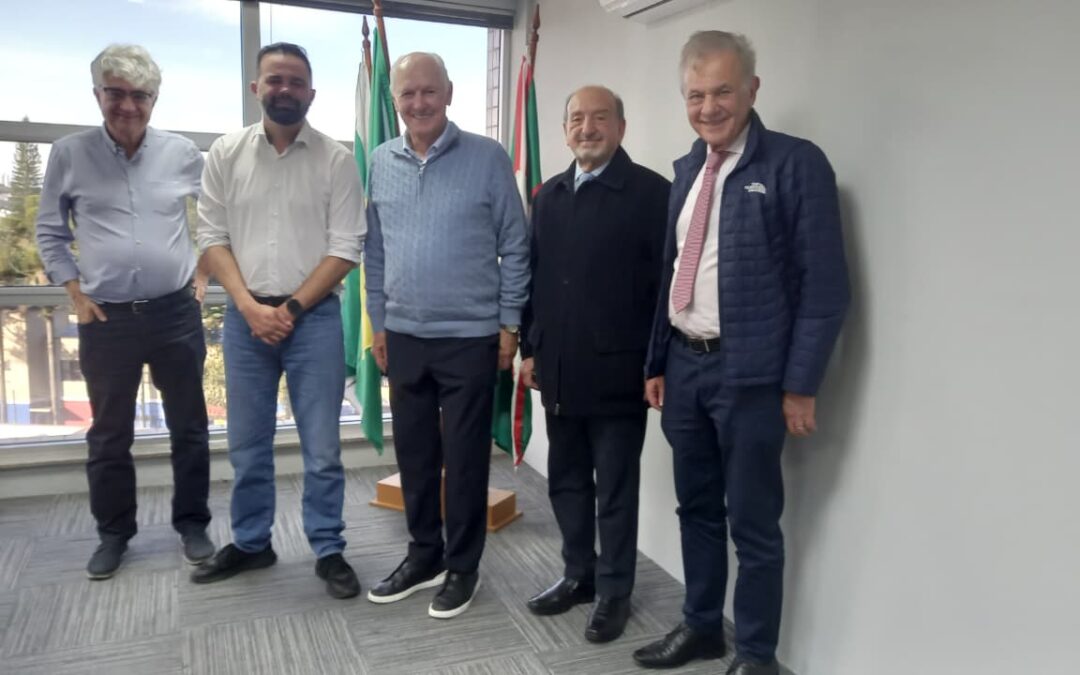 Movimento Pró-Paraná visita Secretaria de Estado da Educação
