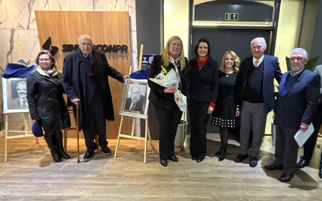 Movimento Pró Paraná homenageia ex-presidentes durante Assembleia Geral em Curitiba